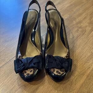 Arturo Chiang Black Patent Leather Slingback Heels 8.5 Leopard Bow Mob Wife